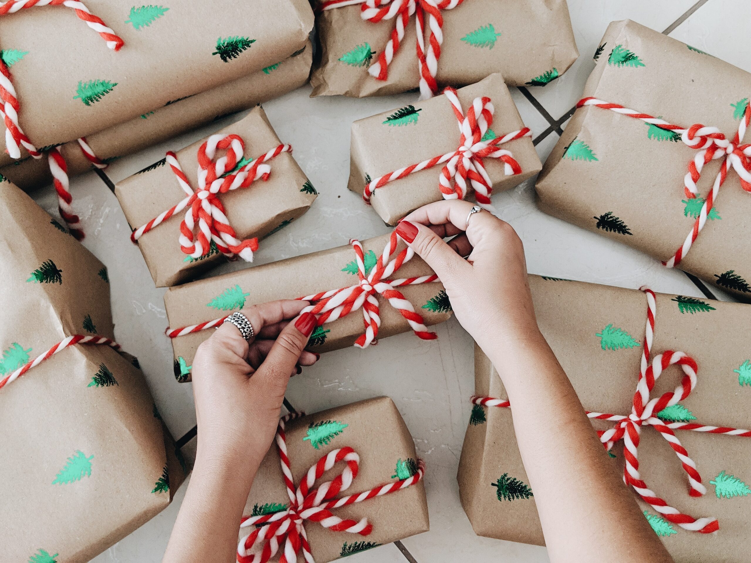 7 Easy Ways for Christmas Shopping on a Budget