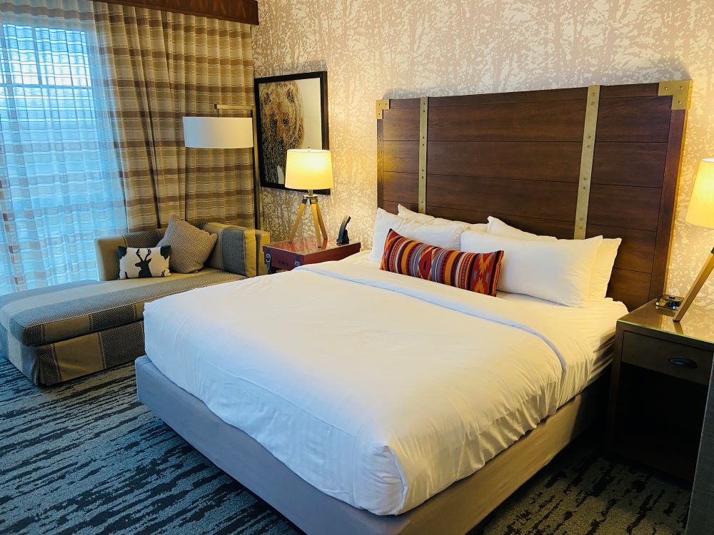 Rooms at Gaylord Rockies Resort